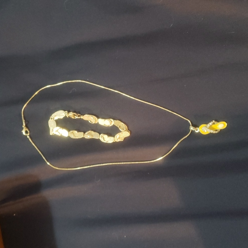 Necklace bracelet